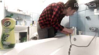 Lena Rose downblouse while cleaning bathtube