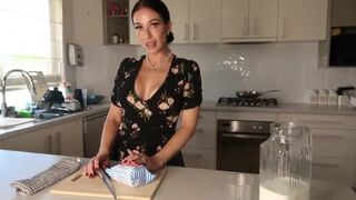 Lahlah1684 - Baking cookies with mommy turns MILKY