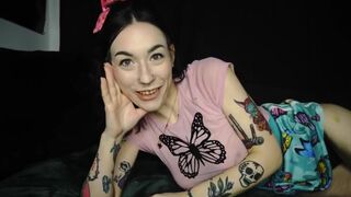 Cutie Frankie – E-Girl Sis Catches You