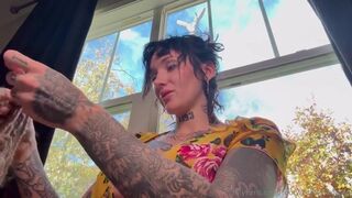 KittyQuinn - Southern Aunt Crotchets You a Blanket